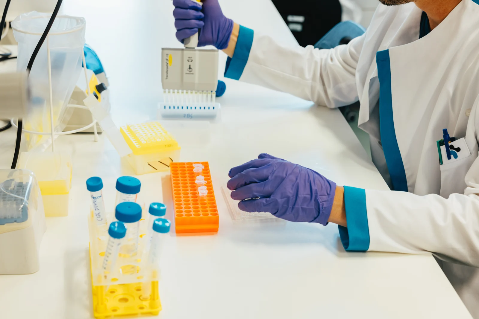 Laboratory pipetting for experimental analysis