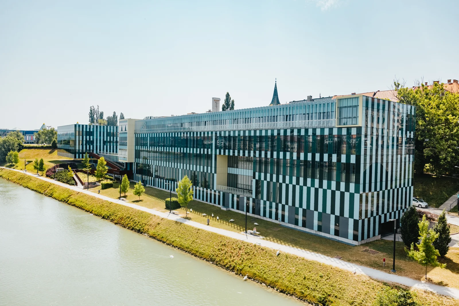 Faculty of Medicine laboratory building beside the Drava in Maribor